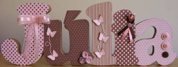 julia-marrom-rosa-prateleira-med-especia
